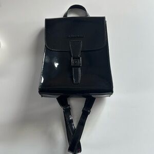 DR MARTENS PATENT LEATHER MINI BACKPACK